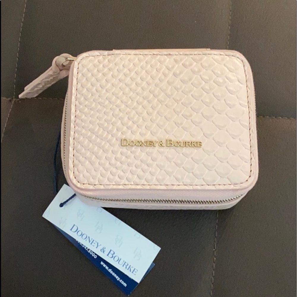 Dooney & Bourke